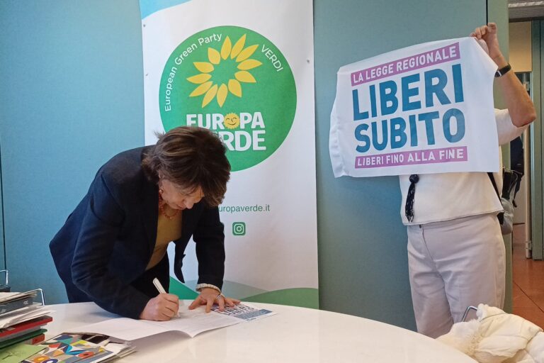 Scopri di più sull'articolo La campagna Liberi Fino Alla Fine per lanciare anche in Emilia-Romagna la raccolta firme a sostegno della presentazione della proposta di legge sul fine vita