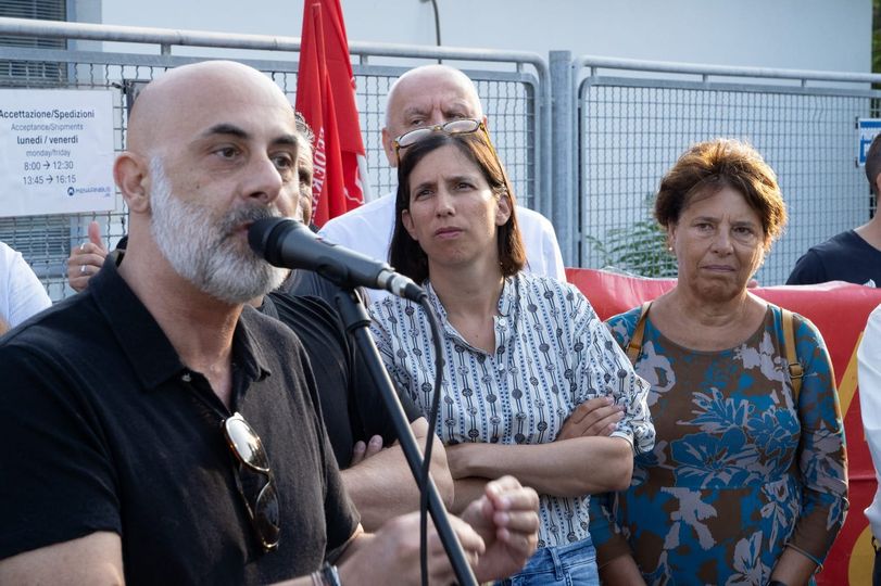 Al momento stai visualizzando STAMATTINA AL PRESIDIO DAVANTI ALLA EX BREDA MENARINIBUS