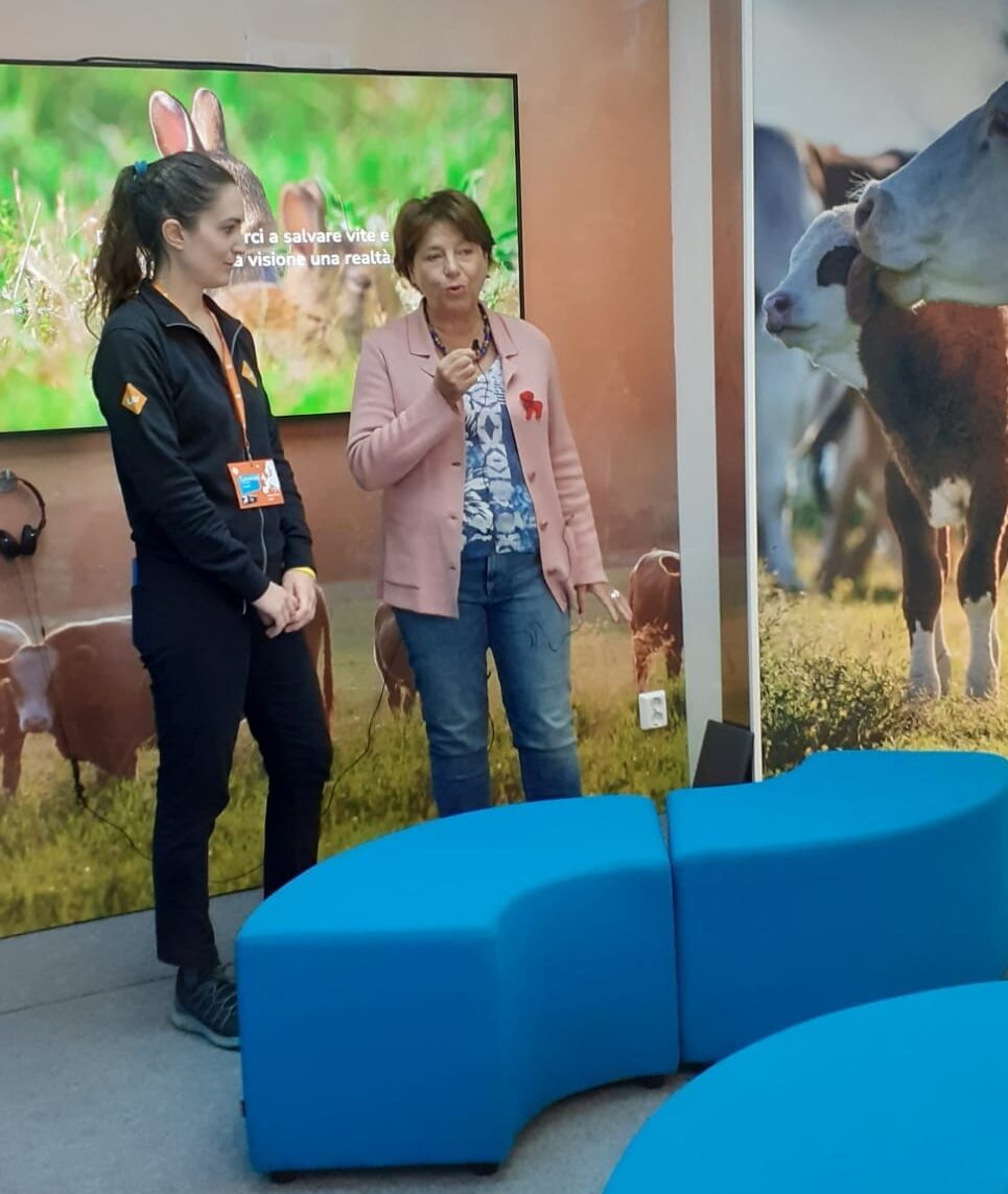 Al momento stai visualizzando ALLA MOSTRA SUGLI ALLEVAMENTI INTENSIVI CON INTERVISTA FINALE